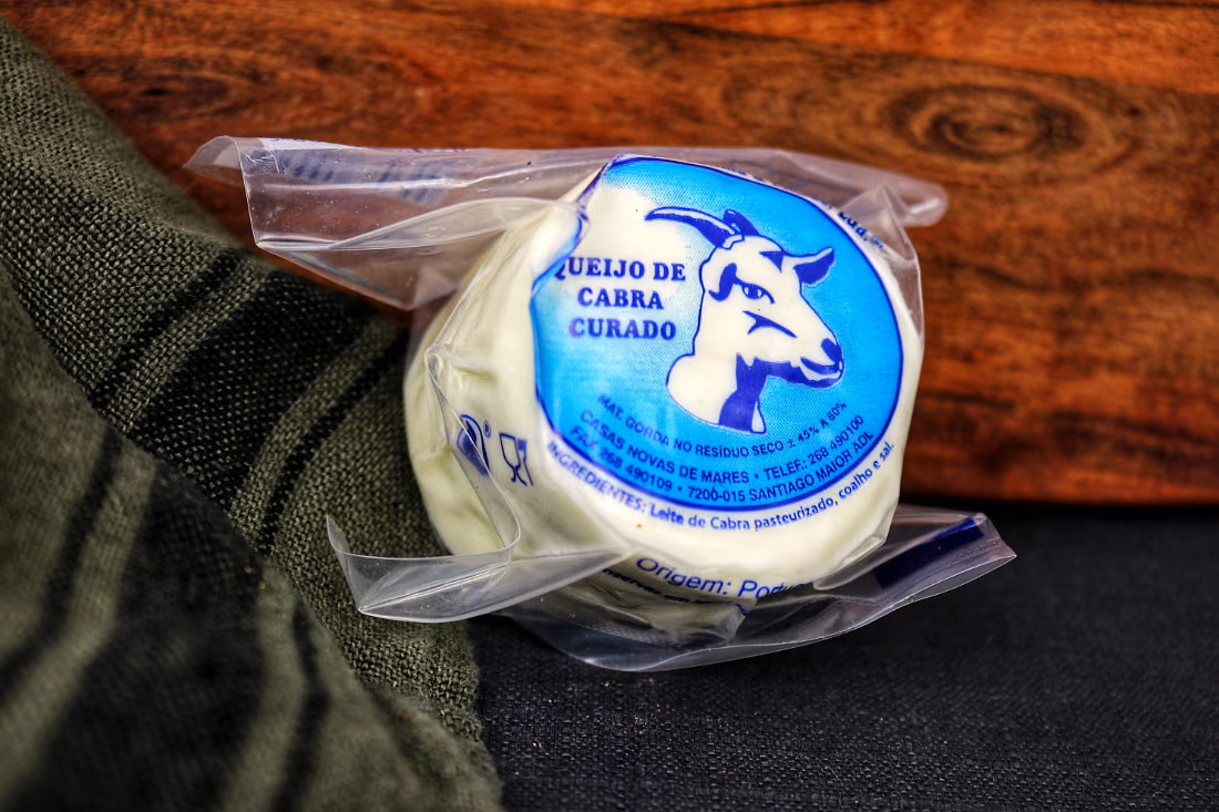 Queijo de cabra curado, cortado